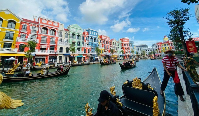 Hòn đảo đầu tiên lên thành phố, thu ngân sách bằng 4 tỉnh cộng lại, sẽ xây thêm 4 tuyến đường mới - Ảnh 2.