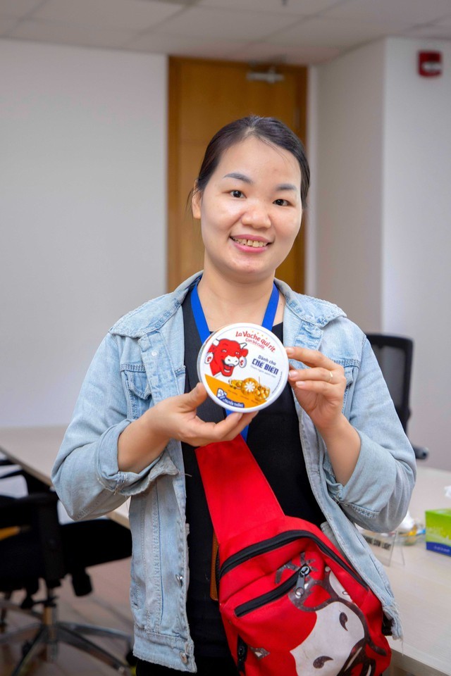 Những người bán hàng rong tăng thu nhập 50%, biết quản lý tài chính từ... phô mai Con Bò Cười - Ảnh 2. Những người bán hàng rong tăng thu nhập 50%, biết quản lý tài chính từ... phô mai Con Bò Cười - Ảnh 2.