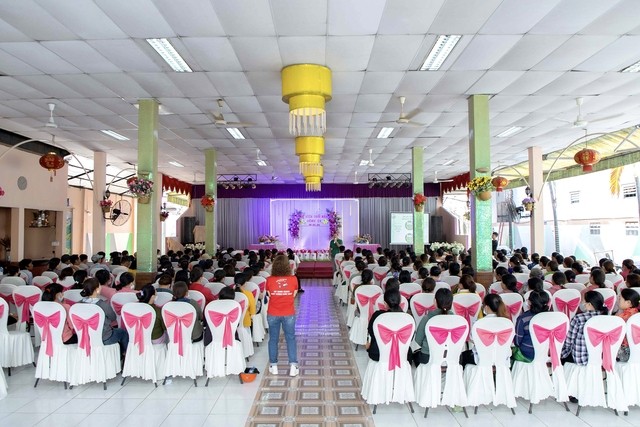 Những người bán hàng rong tăng thu nhập 50%, biết quản lý tài chính từ... phô mai Con Bò Cười - Ảnh 4. Những người bán hàng rong tăng thu nhập 50%, biết quản lý tài chính từ... phô mai Con Bò Cười - Ảnh 4.