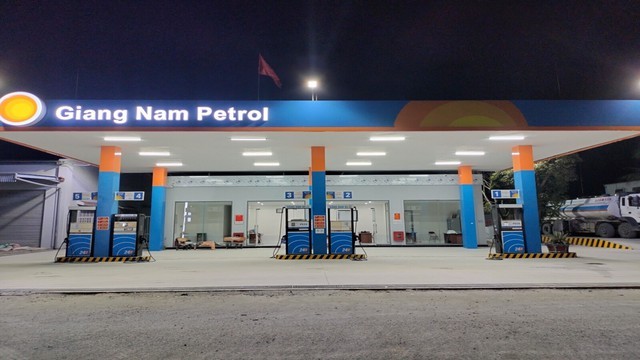 DN xăng dầu kín tiếng tài trợ pháo hoa đón năm mới tại Hải Phòng chỉ kém Hoàng Huy, Vingroup, 'đổ bộ' xây loạt kho chứa trên đất vàng Hà Tĩnh- Ảnh 3. DN xăng dầu kín tiếng tài trợ pháo hoa đón năm mới tại Hải Phòng chỉ kém Hoàng Huy, Vingroup, 'đổ bộ' xây loạt kho chứa trên đất vàng Hà Tĩnh- Ảnh 3.