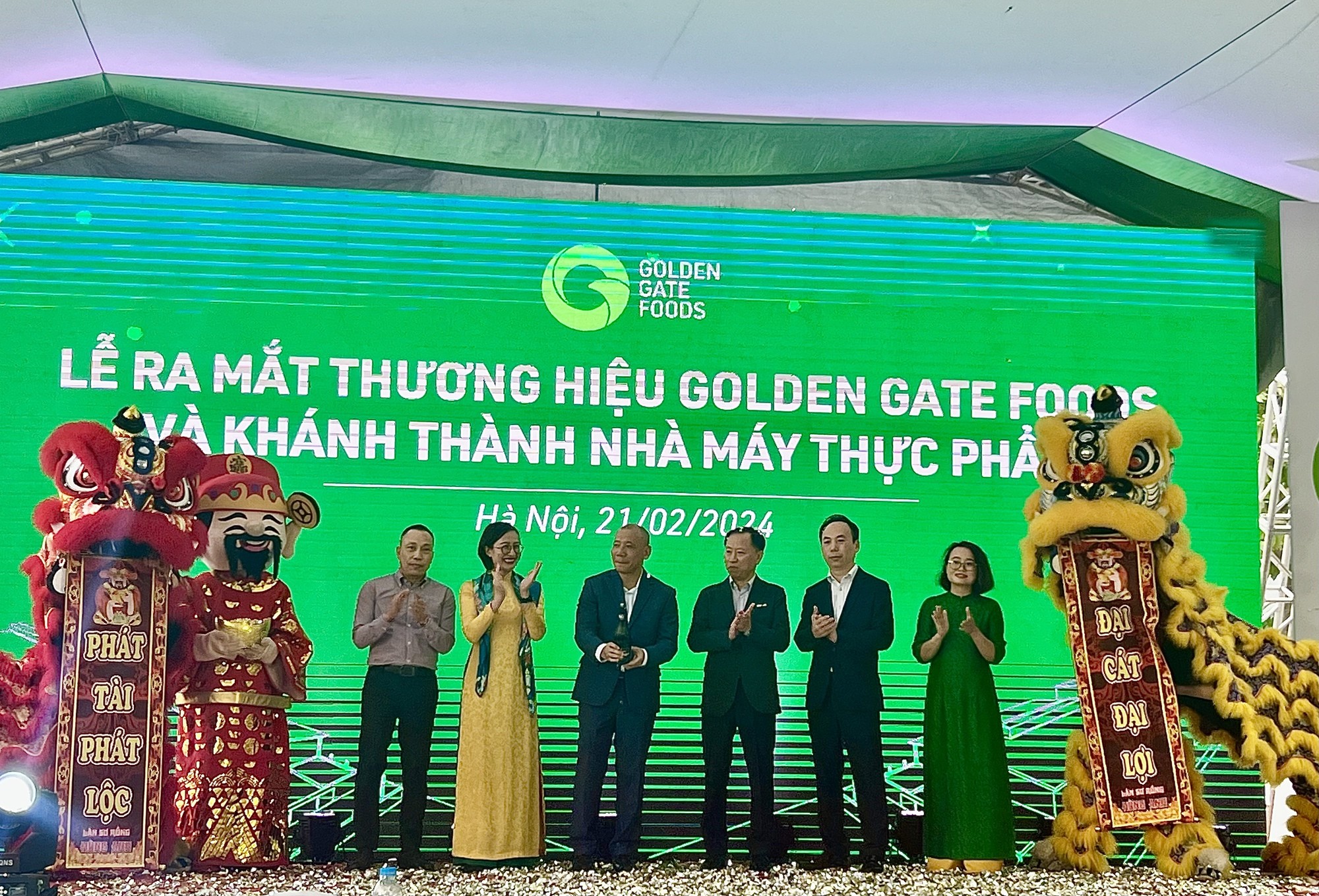 Sau nửa năm thi công thần tốc, vua nhà hàng Golden Gate chính thức khai trương nhà máy sản xuất cốt canh, kem chuẩn Ý, há cảo, đồ viên tại Thạch Thất - Ảnh 1.