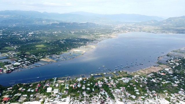 Huyện trẻ là đô thị sân bay tầm quốc tế được xác định thành 'bệ phóng' giúp tỉnh miền Trung lên thành phố trực thuộc TW- Ảnh 1. Huyện trẻ là đô thị sân bay tầm quốc tế được xác định thành 'bệ phóng' giúp tỉnh miền Trung lên thành phố trực thuộc TW- Ảnh 1.