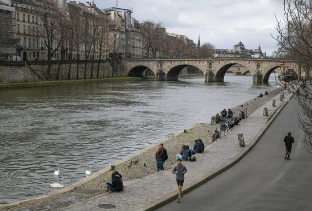 Nóng: Châu Âu sắp biến hàng loạt con sông thành 'đường cao tốc', sẽ loại bỏ 18.000 xe tải mỗi năm ra khỏi đường phố, ngăn chặn hàng trăm nghìn tấn khí thải carbon - Ảnh 1.