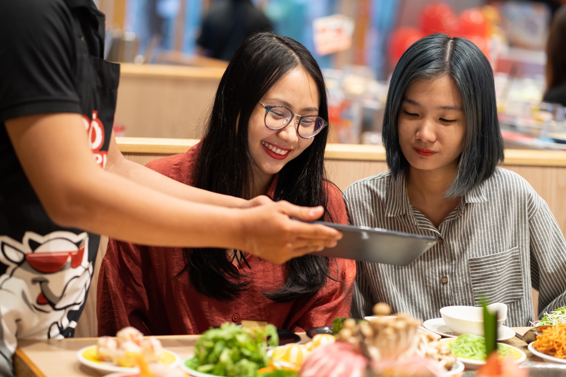 "Cuộc chiến” mới của ngành F&B: Không phải giá cả, chiến lược trải nghiệm khách hàng mới quyết định thành bại - Ảnh 1.