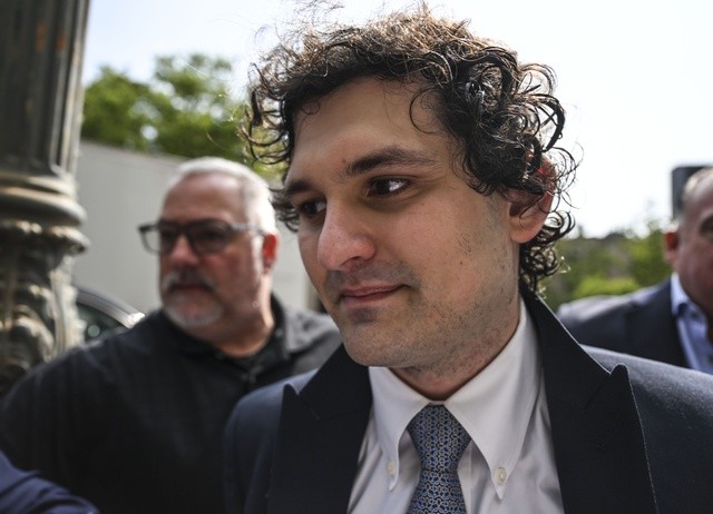 Nước mắt cựu nhân viên FTX: Mất trắng hơn 12 tỷ đồng vì công ty phá sản, từng cống hiến 16 tiếng/ngày, phải nghe theo mọi sự sắp xếp của Sam Bankman-Fried - Ảnh 1. Nước mắt cựu nhân viên FTX: Mất trắng hơn 12 tỷ đồng vì công ty phá sản, từng cống hiến 16 tiếng/ngày, phải nghe theo mọi sự sắp xếp của Sam Bankman-Fried - Ảnh 1.