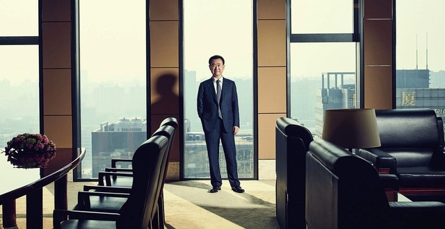 (Vân) Bi kịch tỷ phú bất động sản 69 tuổi phải bán tháo mảng trung tâm thương mại để trả nợ, tài sản bốc hơi 985 nghìn tỷ đồng - Ảnh 1.