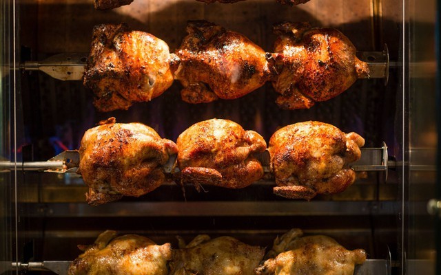 Lỗ hơn 7,4 nghìn tỷ mỗi năm để ‘câu khách’: Chiêu trò bán hàng đằng sau chiếc hotdog giá 37 nghìn đồng suốt 40 năm của chuỗi siêu thị nổi tiếng - Ảnh 4. Lỗ hơn 7,4 nghìn tỷ mỗi năm để ‘câu khách’: Chiêu trò bán hàng đằng sau chiếc hotdog giá 37 nghìn đồng suốt 40 năm của chuỗi siêu thị nổi tiếng - Ảnh 4.