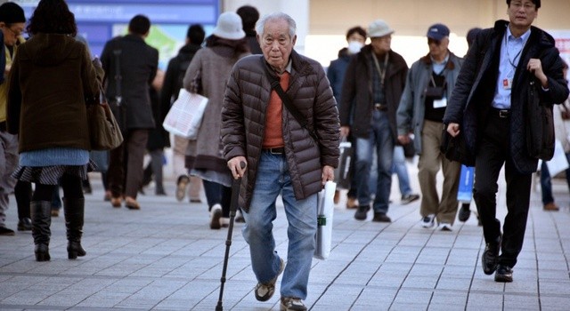 Bi kịch Nhật Bản: Hãng sản xuất tã trẻ em nổi tiếng chuyển sang chỉ làm sản phẩm người lớn, phá vỡ truyền thống 151 năm - Ảnh 3.