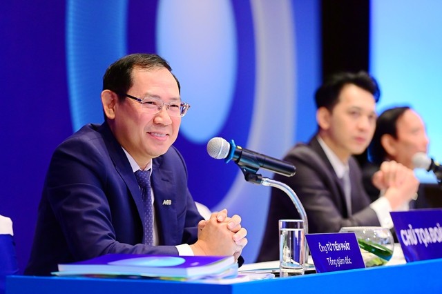 ĐHCĐ Ngân hàng ACB: Chốt mục tiêu lợi nhuận 22.000 tỷ đồng trong năm 2024, chia cổ tức tỷ lệ 25%- Ảnh 9. ĐHCĐ Ngân hàng ACB: Chốt mục tiêu lợi nhuận 22.000 tỷ đồng trong năm 2024, chia cổ tức tỷ lệ 25%- Ảnh 9.