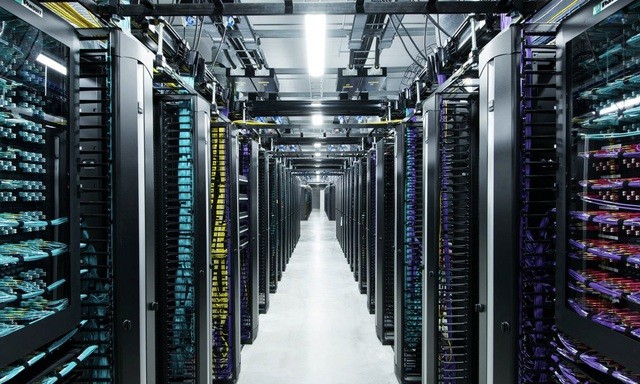 Trúng gói thầu hàng trăm tỷ với Viettel, cổ phiếu của doanh nghiệp làm hạ tầng cho Data Center tăng vọt, cổ tức cao dù lợi nhuận năm ngoái thấp kỷ lục- Ảnh 1.