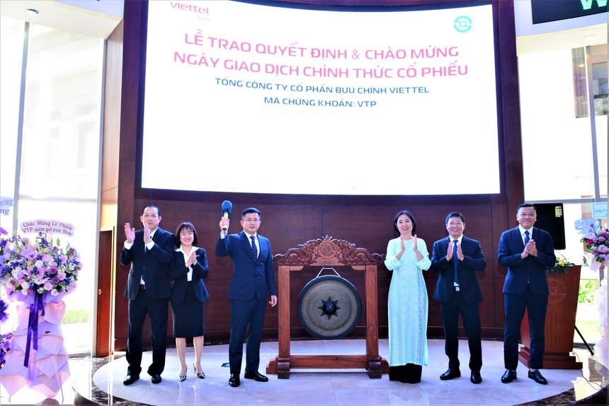 co-phieu-viettel-post-chay-hang-phien-chao-san-hose-1710232101.jpg