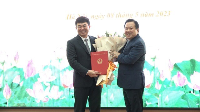 cong-bo-quyet-dinh-bo-nhiem-pho-bi-thu-tinh-uy-quang-ninh-lam-chu-tich-tkv-antt-1683600547.jpg