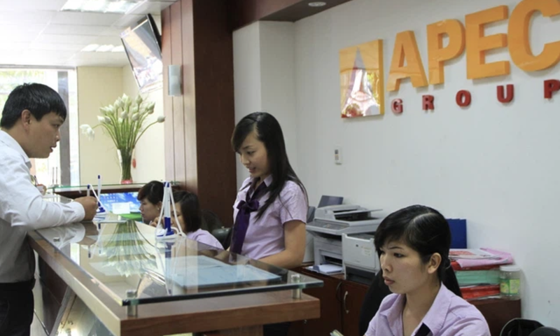 chung-khoan-apec-buoc-phai-ban-8-1-trieu-co-phieu-api-do-bi-xu-phat-1686042887.png