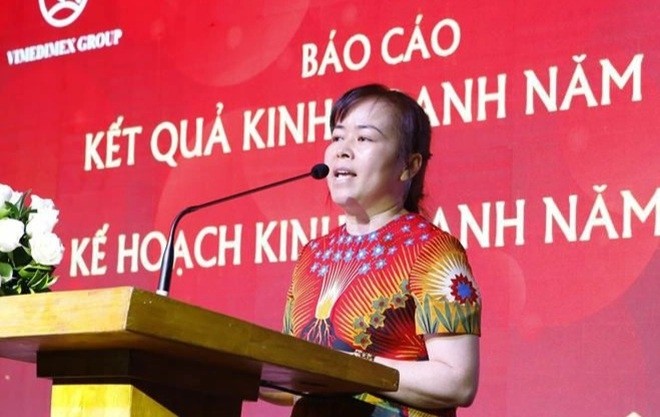 ly-lich-it-biet-ve-tan-chu-tich-chua-day-20-tuoi-cua-chung-khoan-hoa-binh-1691224195.jpeg