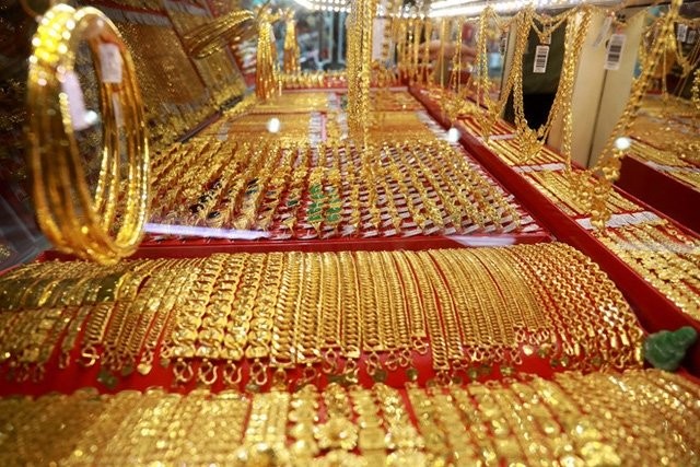 gia-vang-hom-nay-ngay-22-8-vang-trong-nuoc-dien-bien-trai-chieu-1692669901.jpg