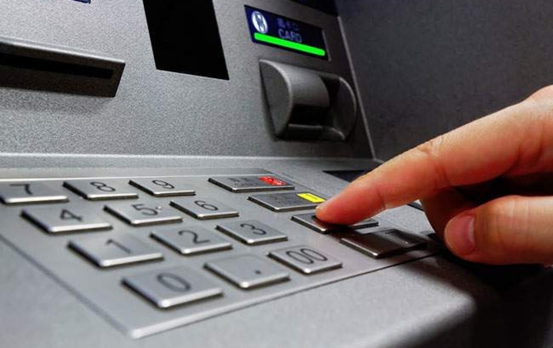 nhap-sai-ma-pin-atm-3-lan-khien-the-atm-bi-khoa-and-cach-khac-phuc-antt-1697423004.jpg