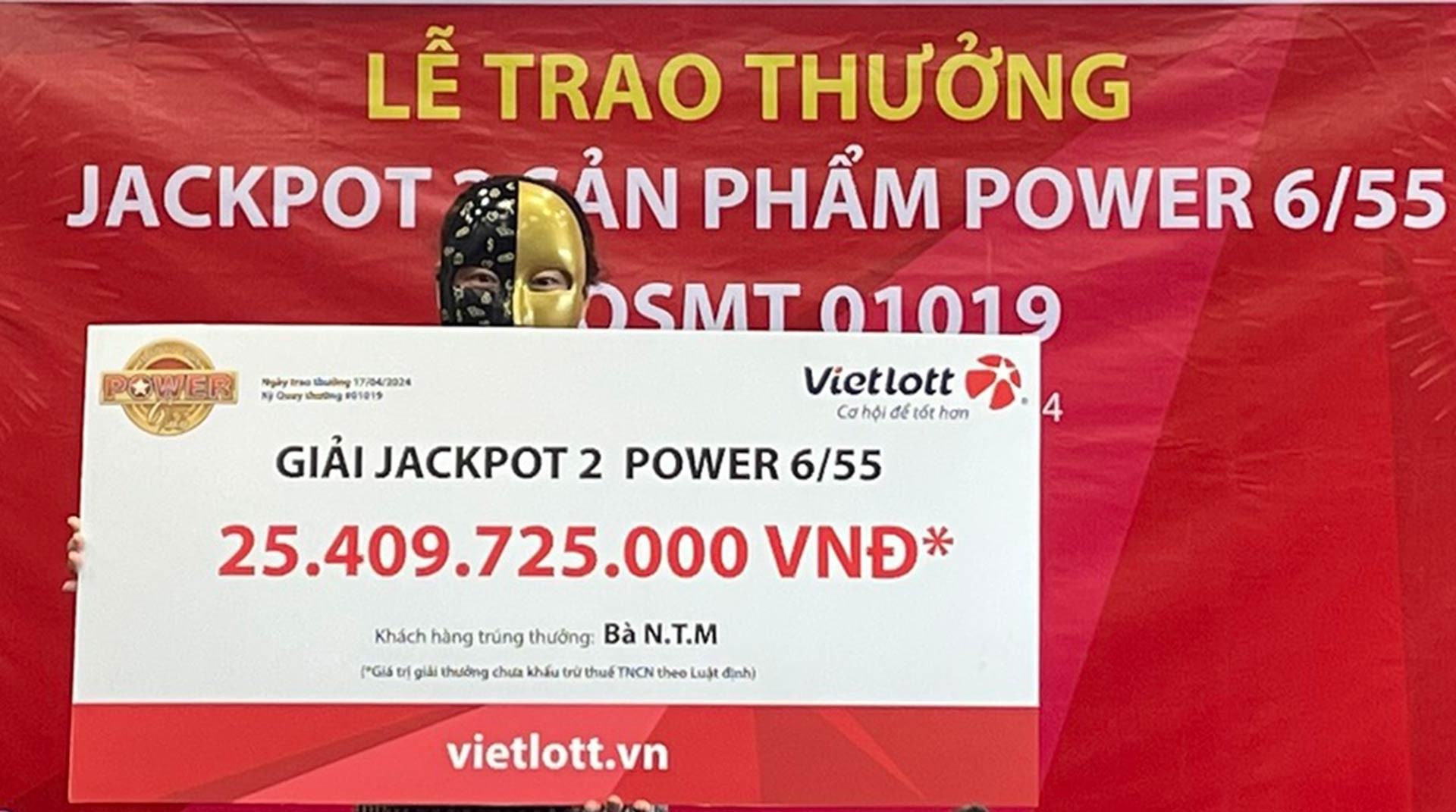 chu-nhan-giai-jackpot-2-tri-gia-hon-25-ty-dong-la-mot-ba-noi-tro-o-kien-giang-antt-1713519097.jpeg