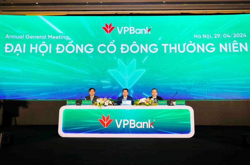 tong-giam-doc-vpbank-fe-credit-la-diem-toi-cua-ngan-hang-trong-nam-2023-antt-1714383716.png