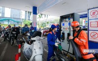 Giá xăng E10 tăng 500 đồng/lít chiều 20/8