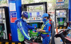 Giá xăng có thể tăng gần 1.000 đồng/lít vào chiều 30/10