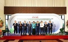 Vietcombank cấp khoản tín dụng lớn nhất lịch sử ngành năng lượng Việt Nam cho Petrovietnam