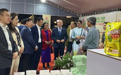 Đặc sản 3 miền từ gạo Séng Cù, cá kho Vũ Đại tới tỏi Lý Sơn, cua Cà Mau... đồng loạt xuất hiện tại TTTM Royal City, chinh phục cả sàn quốc tế Alibaba, Amazon