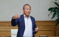 Chủ tịch Nam Long chuyển nhượng hơn 15 triệu quyền mua cổ phiếu NLG cho 2 con trai