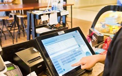 Một doanh nghiệp chuyên cung cấp máy tính tiền cho ngành F&B hứa “cầm tay chỉ việc” cho các hộ kinh doanh kê khai và xuất hóa đơn điện tử