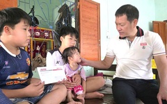 Tạp chí Đời sống và Pháp luật hỗ trợ các hộ có người tử vong, mất nhà do bão lũ tại Gia Lai, Đắk Lắk