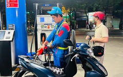 Giá xăng giảm, giá dầu tăng chiều 6/11