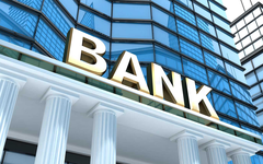 Tại sao ngân hàng bắt đầu thu phí trở lại?