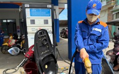 Dự báo giá xăng 'quay đầu' giảm vào chiều 11/12