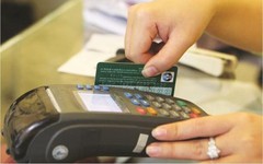 Một ngân hàng thông báo: Sẽ thu phí 200.000 - 300.000 đồng khi chấm dứt sử dụng thẻ tín dụng trước hạn