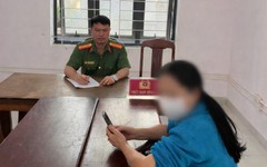 Người phụ nữ đến ngân hàng yêu cầu chuyển khoản 50 triệu đồng vào STK 7228082000 tại BIDV, nhưng nhân viên lại báo công an