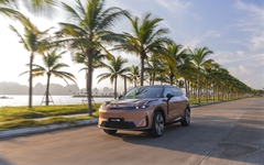 Loạt xe gầm cao mới ra mắt tại Việt Nam: Giá từ 700 triệu, có cả xe hybrid cho người thích xe xanh