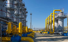 Hàng trăm nghìn tấn hàng từ Malaysia đổ bộ Việt Nam: Nhập khẩu tăng 259% chỉ trong 1 tháng, là nhiên liệu 'vàng' quan trọng không kém xăng dầu