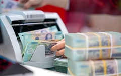 Eximbank điều chỉnh lãi suất tiết kiệm trái chiều