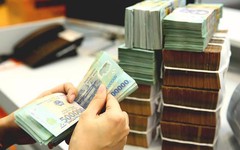 Một ngân hàng tăng lãi suất tiết kiệm kỳ hạn ngắn, giảm lãi suất kỳ hạn dài