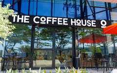 Ai đang sở hữu The Coffee House?