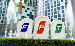 FPT dự kiến phát hành hơn 222 triệu cổ phiếu để tăng vốn