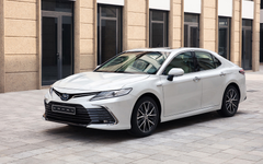Bảng giá xe ô tô Toyota Việt Nam tháng 6/2025: Camry giảm tới 100 triệu đồng