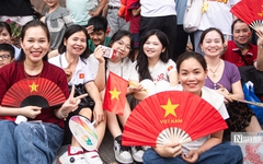 Tặng 100.000 đồng/người cho toàn dân ăn Tết Độc lập
