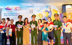 Vikki Bank tặng 1.100 điện thoại thông minh 5G cho người nghèo, lan tỏa niềm vui Quốc khánh