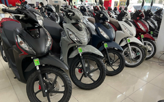 Honda Vision giảm giá tiền triệu, đại lý đua nhau tung ưu đãi