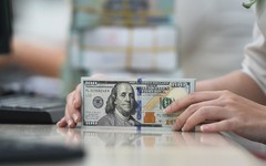Cập nhật thị trường tiền tệ 14/1: Tỷ giá USD tự do giảm mạnh, Ngân hàng Nhà nước tiếp tục hút ròng VND