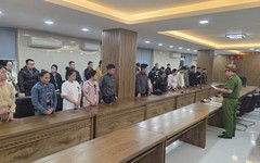 Điều tra dòng tiền chảy qua nhiều tài khoản ngân hàng, không ghi rõ nội dung, giao dịch liên tục ngày đêm