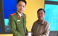 Đến ngân hàng chuyển 700 triệu cho người thân, nhưng tiền lại vào tài khoản của một thanh niên  sinh năm 2003