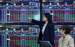 Loạt công ty chứng khoán báo lãi kỷ lục năm 2025
