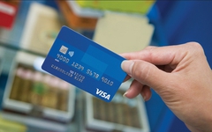 Một ngân hàng tăng lãi suất thẻ tín dụng lên 35%/năm
