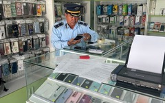 Mua bán iPhone nhập lậu, 3 hộ kinh doanh bị phạt 90 triệu đồng